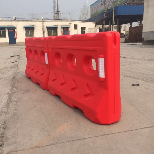 河北红色水马